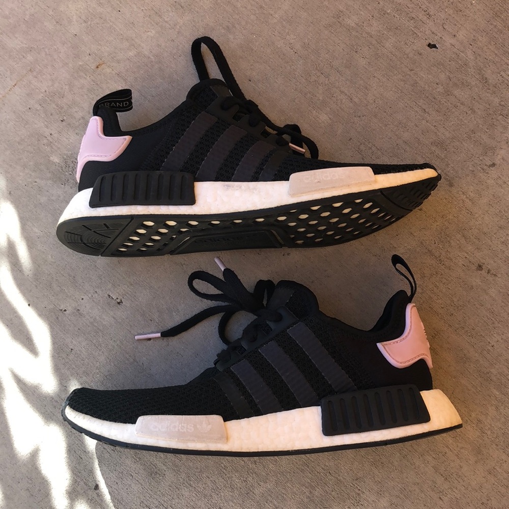 ADIDAS NMD R1 WOMENS PINK AND BLACK